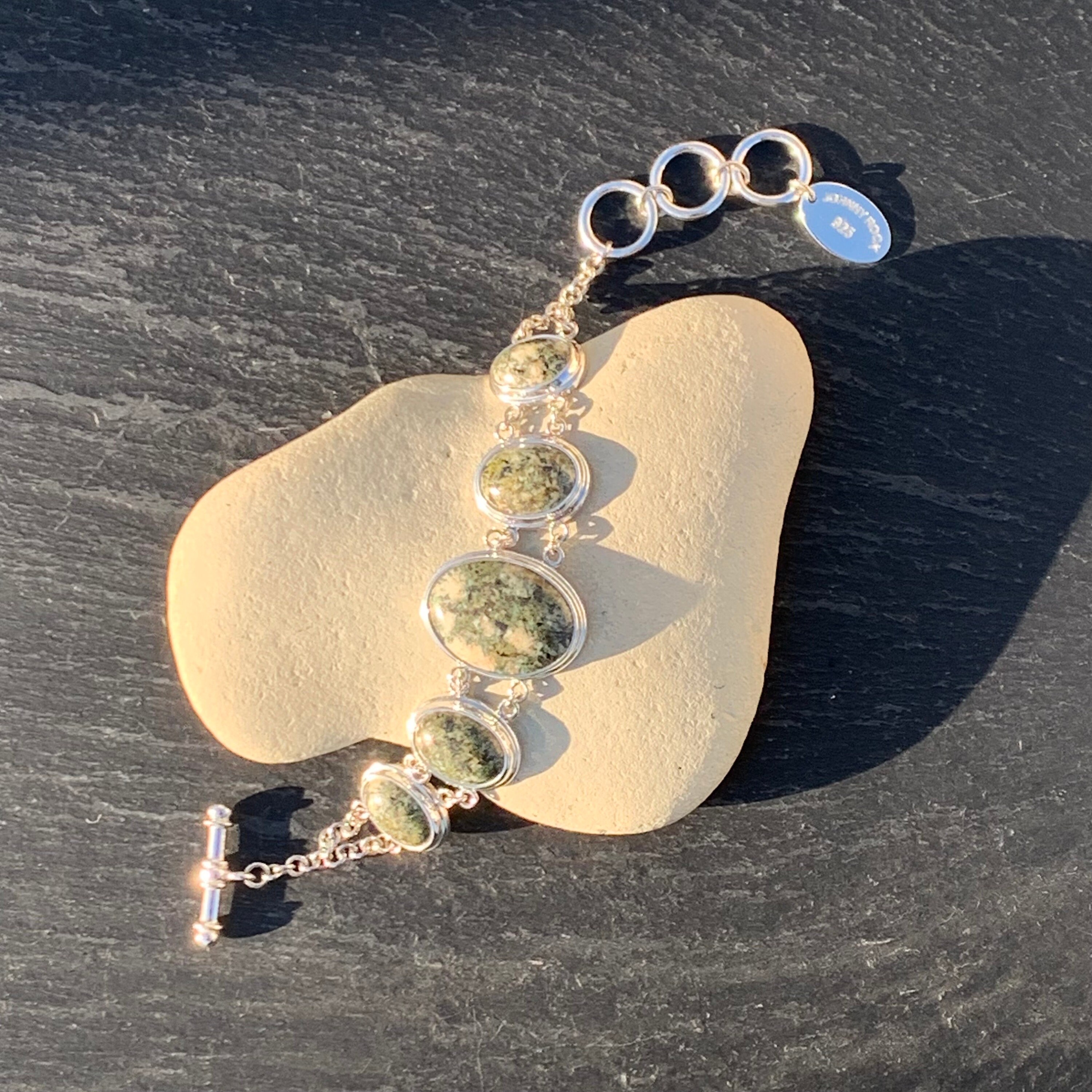 ブレスレット STONEHENgE silver heart anklet Stonehenge Bluestone Bracelet - Etsy