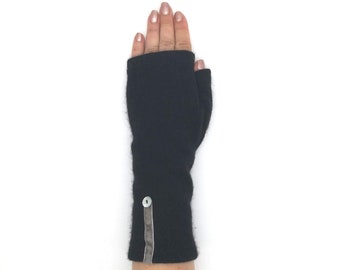 X long Black Recycled Cashmere Kitten Mittens