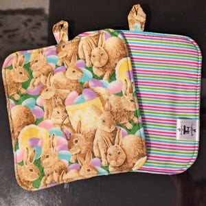 Bunny Print Cotton Pot Holder: Easter Kitchen Decor