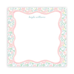 Anteckningsblock med eget manus | Anteckningsblock med blommotiv | Anpassat anteckningsblock | Anteckningsblock med monogram | Anpassad present | Presentförpackning | Personlig present