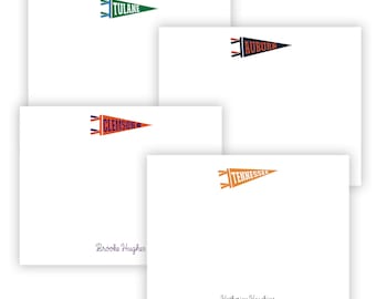 Papelería universitaria con banderines, tarjetas de felicitación universitarias, artículos de papelería para la universidad, regalos de graduación, artículos de papelería para estudiantes de último año, artículos de papelería universitarios personalizados.
