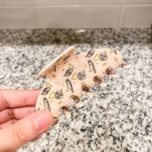 Pince à griffes bohème en laiton | Accessoires pour professeur de musique, accessoires pour professeur de musique, style professeur de musique, tenue de professeur de musique pour le primaire, tenue de professeur de musique