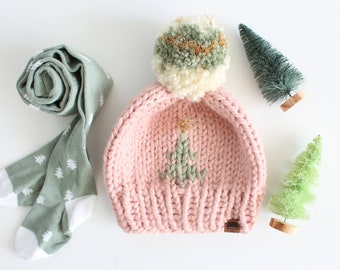 Gorro de punto grueso de árbol de Navidad de punto a mano / para bebé, niño pequeño o niño / sombrero Pom Pom / sombrero de invierno / pino / Rosa + salvia/