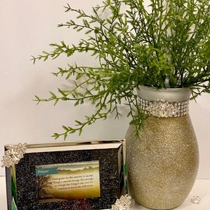 Inspirational serenity prayer picture and vase to match. Bling. Colors gold, black and green