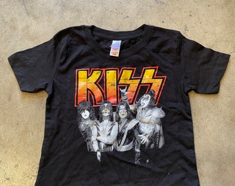 shirt kiss