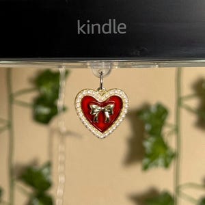 Red Heart Kindle Charm, Coquette kindle charm, Kindle charms, Kindle Dust Plug, Phone dust plug, Bookish gift, USBC Dust Plug, Kindle
