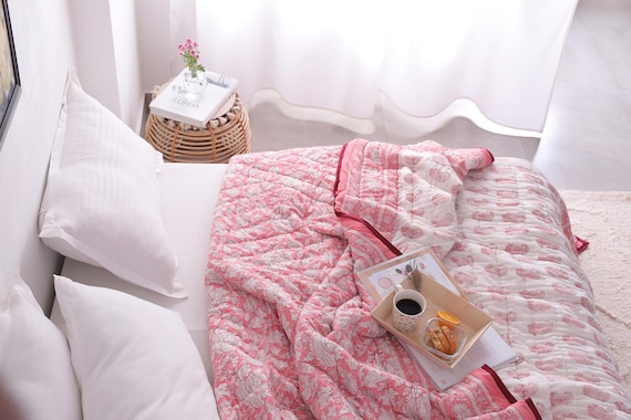 Pink Indian Block Printed Quilt, Floral Print Reversible Quilt, Cotton Handmade Quilt Razai, Queen Bedspread Comforter, Boho Quilt Bedding