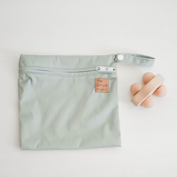 Mini sac humide "Hazy Sage" | La maman simple | Stockage de couches en tissu | Sac humide | Sac à langer | Sac de voyage