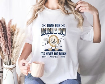 ADHS T-Shirt Neurodivergenz Shirt Graphic T-Shirt ADHS Awareness, It s time for Action, Wecker Shirt, Maskottchen Shirt