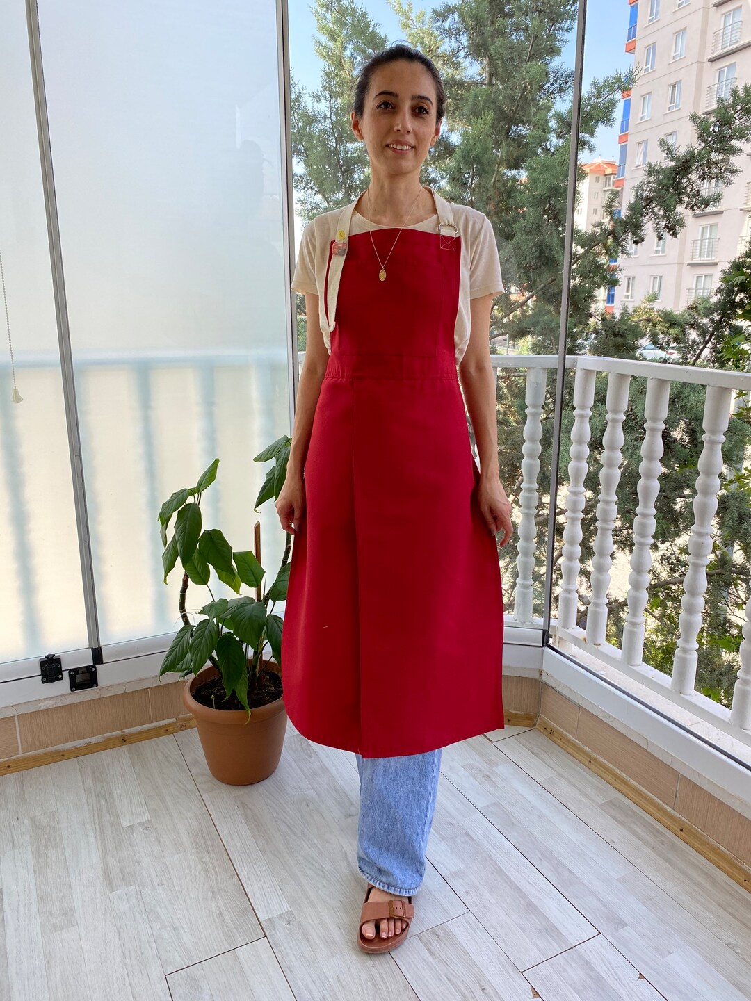 Pottery Apron With Split Leg, Christmas Gift for Her, Adjustable Red