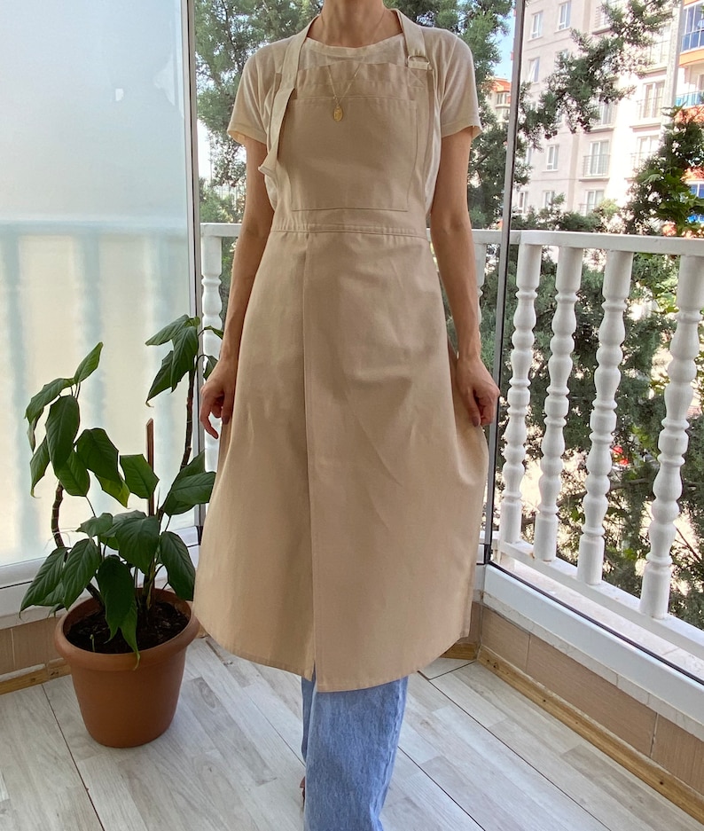 Pottery apron with split legs and adjustable cotton belt and neck strap, christmas gift. Beige