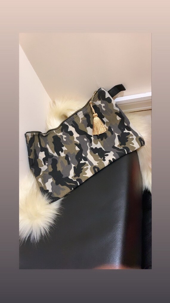 Camo hotsell clutch bag