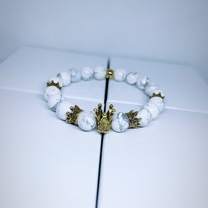 Men White Howlite Beaded Bracelet, crown bracelet, stretchy bracelet, men beaded bracelet, handmade bracelet, gift for him