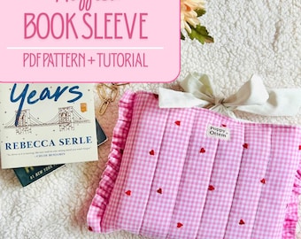 Molde em PDF para costura de capa de livro com babados | Tutorial de capa de livro acolchoada faça você mesmo | Capa de livro fofa e estilo cottagecore | Presente de Natal para leitores