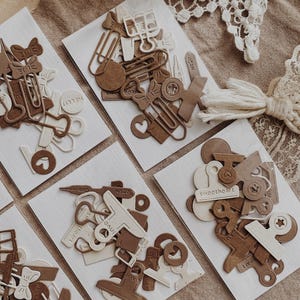 Die Cuts Pack | Büroklammern sterben geschnitten | Papierstanzen | Sammelalbum | Junk Journal | Collage Kunst | Journaling Zubehör | Set 15 Stück