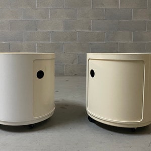 Paar Anna Castelli-Schränke für Kartell aus den 70er Jahren