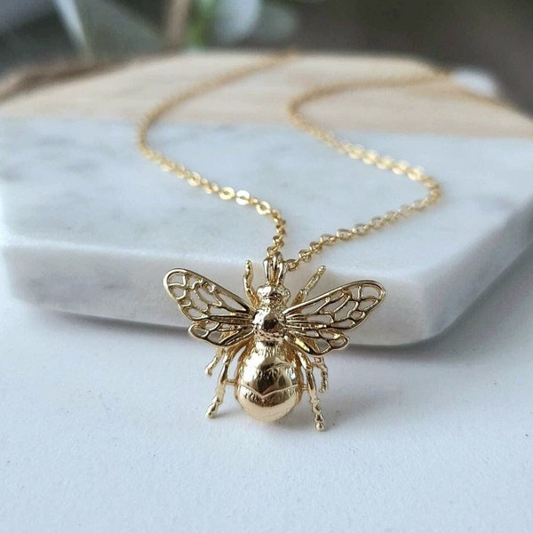 Honey Bee Necklace, 14K Gold Filled Bumble Bee Pendant Necklace, Queen Bee Charm, Honey Bee Jewelry, Beekeeper Gift, Realistic Bee