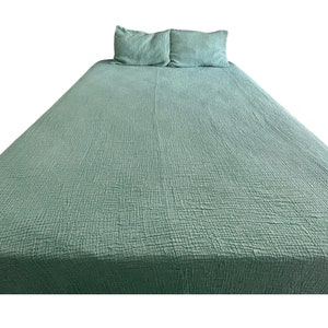 Experience Cloud-Like Comfort: Muslin Bedspread Bliss. Muslin Throw Gauze Blanket 4 Layers Bedspread 4 Season Soft Muslin BedCover Turquoise