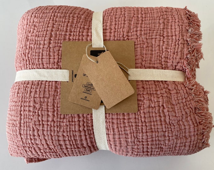 Men's Tradish Dancers Terra Cotta Lightweight & Breathable Quilt With Edge-wrapping Strips