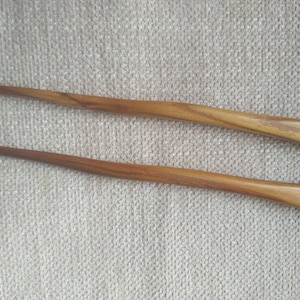 Houten haarsticks. Kavel van 2 stuks. 6 inch. 2 haarstokken 6&quot; . Houten haarspeld.