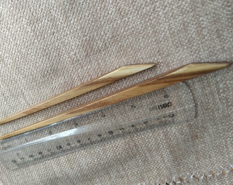 Smooth Wooden Hair Stick: Fine Texture, Natural Luster