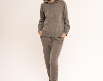 Women’s Cashmere Knit Tracksuit – Grey Hoodie Jumper & Pants with Pockets – Luxury Loungewear Set