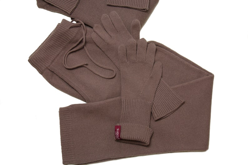 Cashmere gloves for women, Knitted gloves made of Italian cashmere Loro Piana, one size image 7