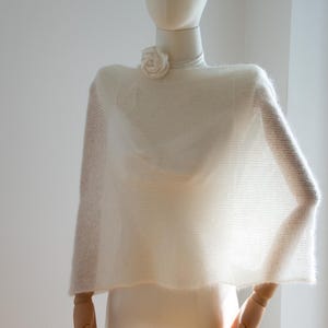 Scialle leggero da sposa in mohair su seta - Elegante coprispalle lavorato a maglia per il giorno delle nozze - Coprispalle da sposa in mohair - Scialle bianco da sposa