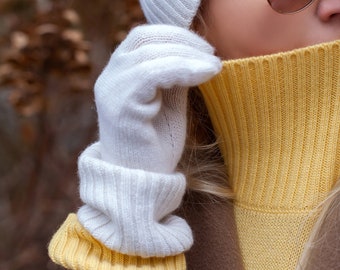 Cashmere gloves and hat set for women, white hat and gloves knitted from pure cashmere one size