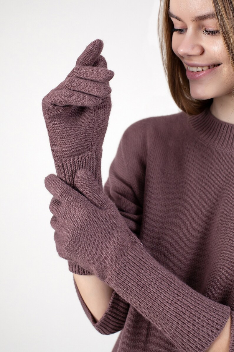 Cashmere gloves for women, Knitted gloves made of Italian cashmere Loro Piana, one size image 2