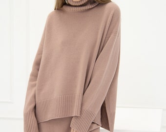 Pure cashmere oversize sweater with slits on the sides in antique rose color for women