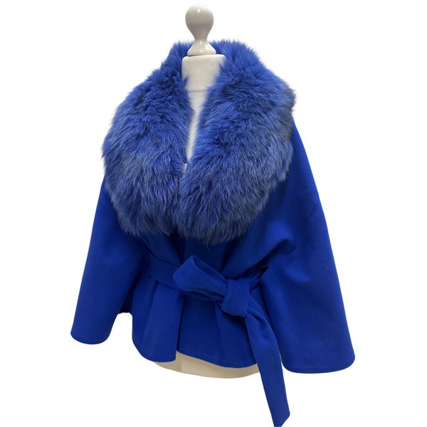 Pardessus féminin ceinturé bleu roi Manteau cape Col en fourrure de renard amovible