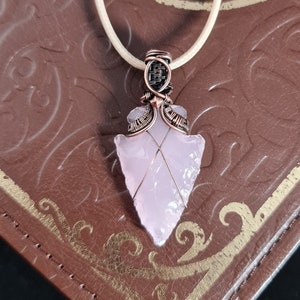 Bright Pink Rose Quartz Arrow Head Pendant / Wire Wrapped Copper Necklace / Handmade Fantasy Jewellery / Unique Gift / Unisex Pendant