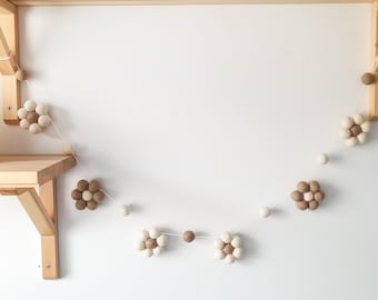 Filtblomsgirlang: Neutral barnrumsdekor, babyrumsvamp