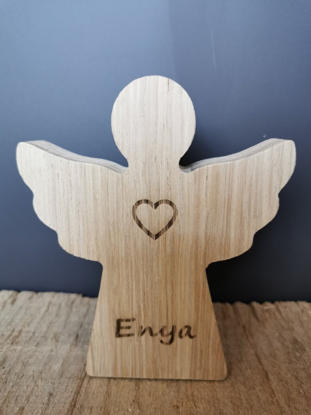 Wie Erfahre Ich Den Namen Meines Schutzengels Schutzengel aus Eichenholz mit Name und Spruch nach Wunsch zur Taufe
