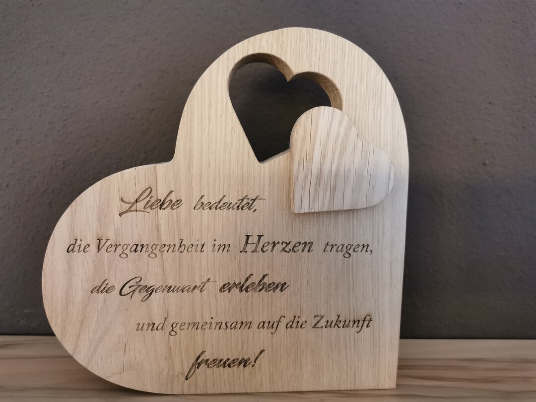 Herz aus Eichenholz mit eingravierten Spruch Geburtstag Geschenk