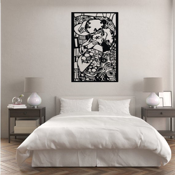 Klimt Kiss Metal Wall Art: Gustav Klimt Decor