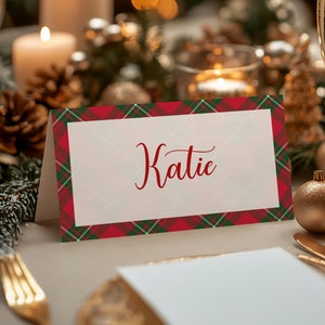 Modelo de cartão de lugar para jantar de Natal em xadrez, nomes de festas para impressão em xadrez vermelho e verde, festivo tradicional, download digital do Templett