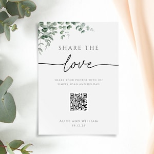 Może przedstawiać: Biała karta z zielonymi liśćmi eukaliptusa i czarno-białym kodem QR. Tekst brzmi "SHARE THE love SHARE YOUR PHOTOS WITH US! SIMPLY SCAN AND UPLOAD ALICE AND WILLIAM 19.12.25"