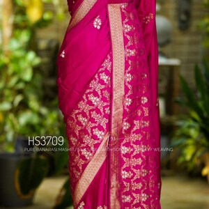 Pure Banarasi mashru-zijden sari met sonarupatrossen met all-over bloemige sonarupatrossen .. zeer glad en zacht