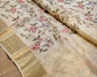 Saree met borduursel van pure organzazijde flamingo met Banarasi-rand en speciale kwastjes