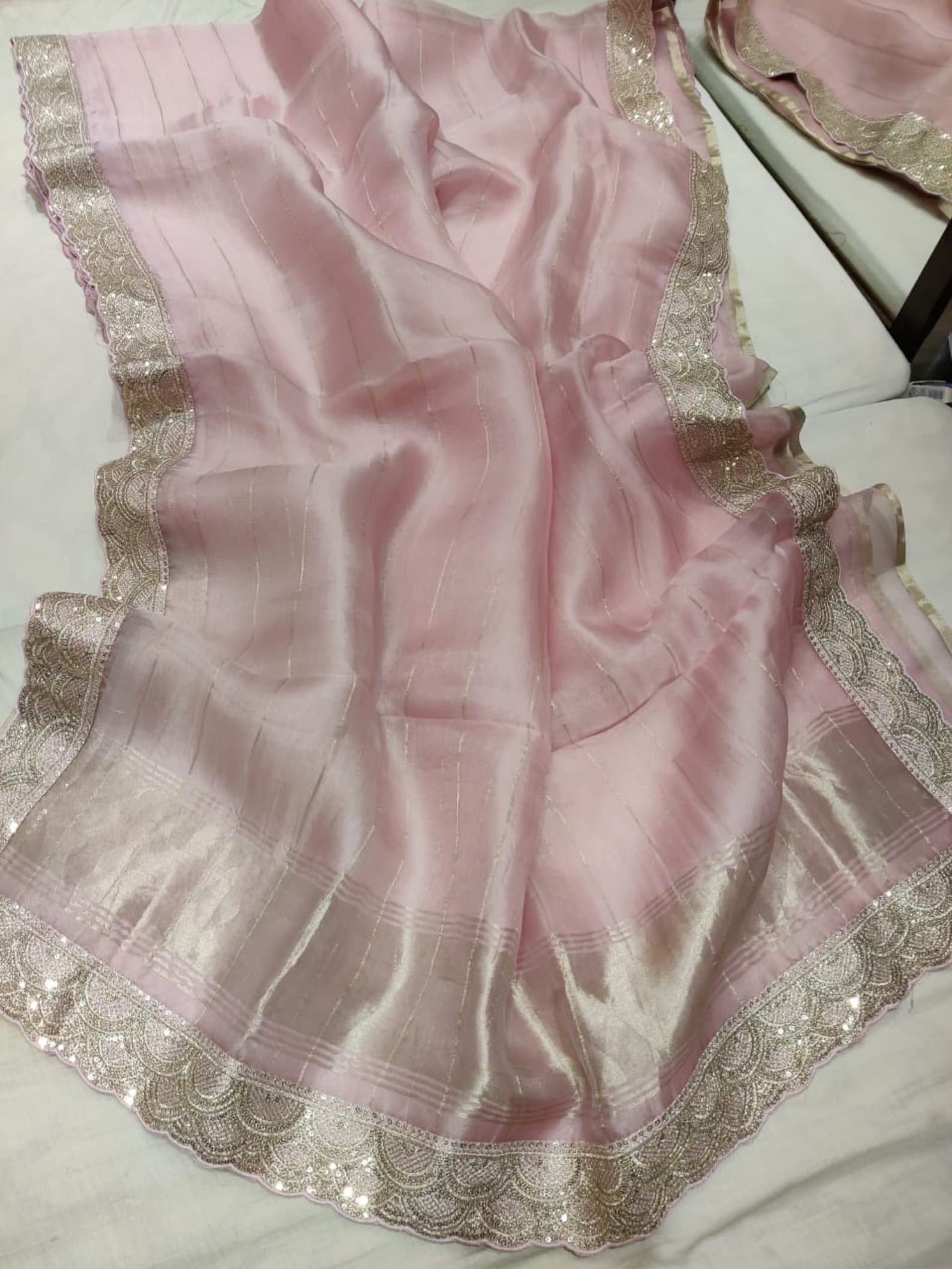 Women's Organza Multicolored Solid Celebrity Saree With Blouse Piece