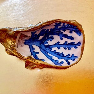 Oyster ring dish, Seaweed ring trinket, Handmade jewelry dish, Blue Chinoiserie, Coastal ring dish, Nautical gift, Oyster decoupage dish,