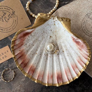 Ready made: XL Scallop Shell Trinket Dish in Gold Spatter Design + Pearl Decoration Jewellery Ring Dish | Coastal Cowgirl, Pearl Anniversary