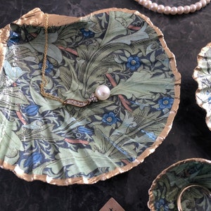William Morris Granville Blau & Grün Schöne vergoldete Jakobsmuschel Schmuck Schmuck Schale | William Morris Geschenk | Jakobsmuschel Kunst Deutschland