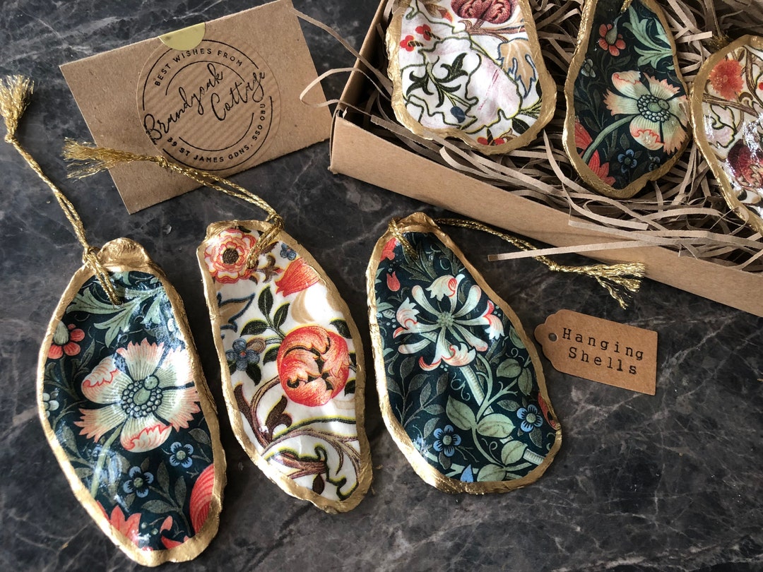 william-morris-christmas-decorations-morris-tree-ornaments-gift-set