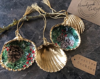 Set of 4 Festive Gold Cockle Shell Christmas Decorations Gold, Green Spruce, Pine cones & Red Holly Berries | Shell Decorations Tree Decs