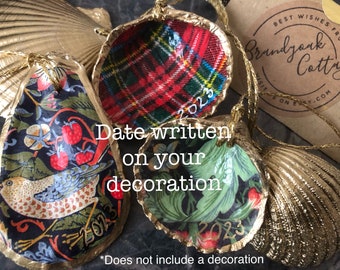 Add-on item: Handwritten Year 2023 Date on your Shell Decoration *Writing ONLY* Gold Black White ink (Decoration to be bought separately)