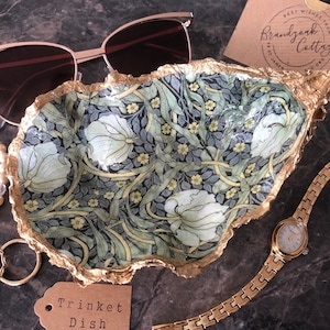 William Morris Pimpernel Stunning XXL Giant Oyster Shell Dish Decorative Shel Extra Large Oyster Trinket Dish Green Blue Gold Big Shell Gift