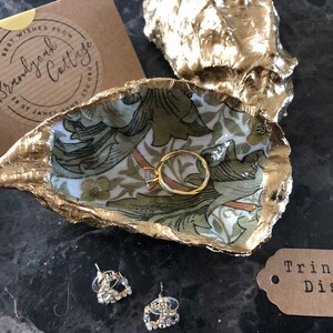 Decoupaged William Morris Gift Gilded Oyster Shell Jewellery Dish, Trinket Dish, Granville White Green & Gold | Shell Art L to XXL Oysters